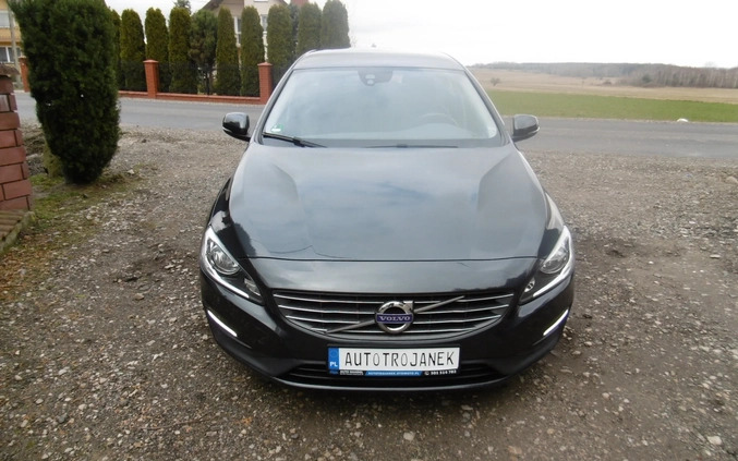 Volvo V60 cena 38900 przebieg: 274213, rok produkcji 2015 z Nowe Warpno małe 781